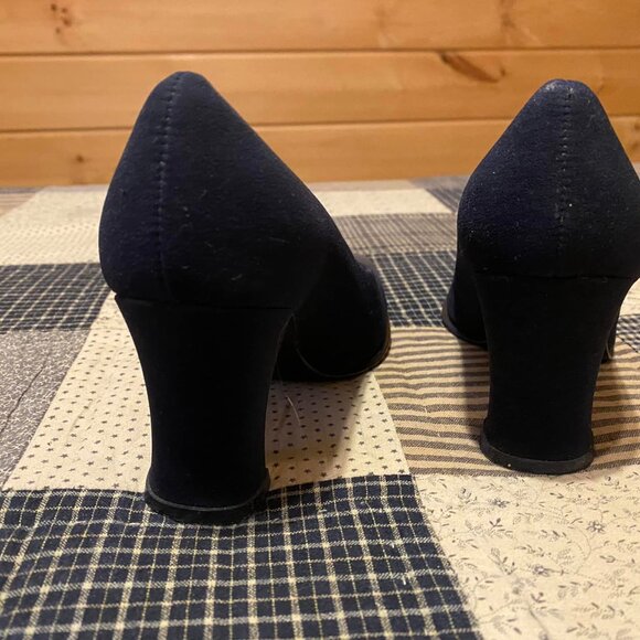 Vintage Liz Claiborne Pumps Size 6  FREE ADD ON - Picture 2 of 3